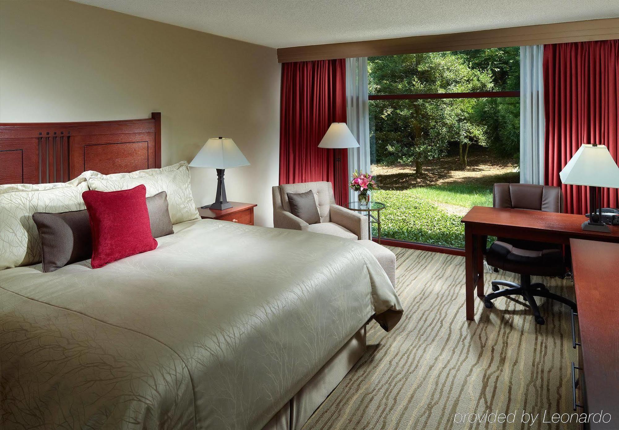 Hotel Emory Conference Center 4*
