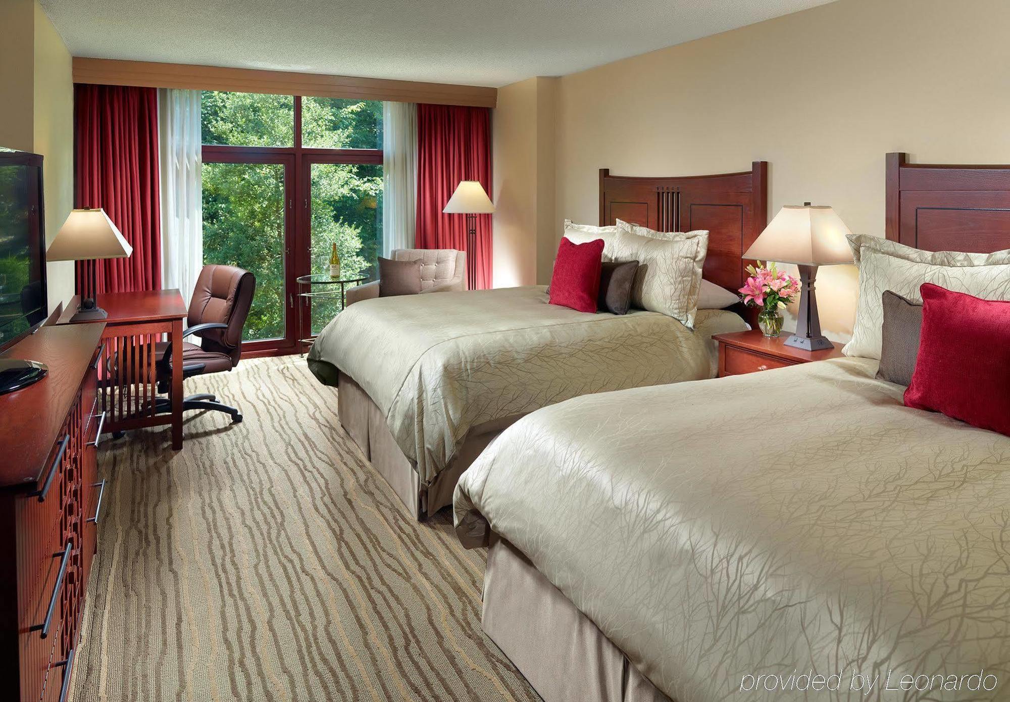 Hotel Emory Conference Center 4*